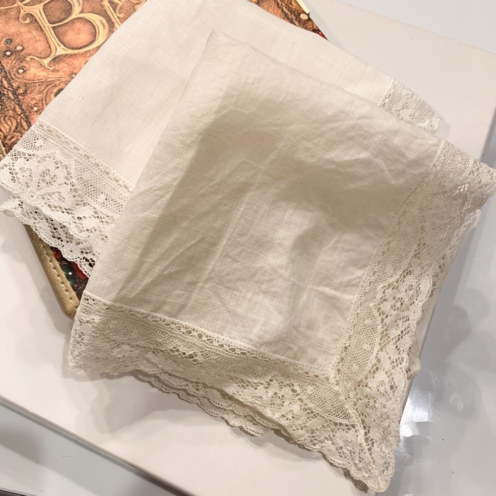 Lace Trim Linen Handkerchief.